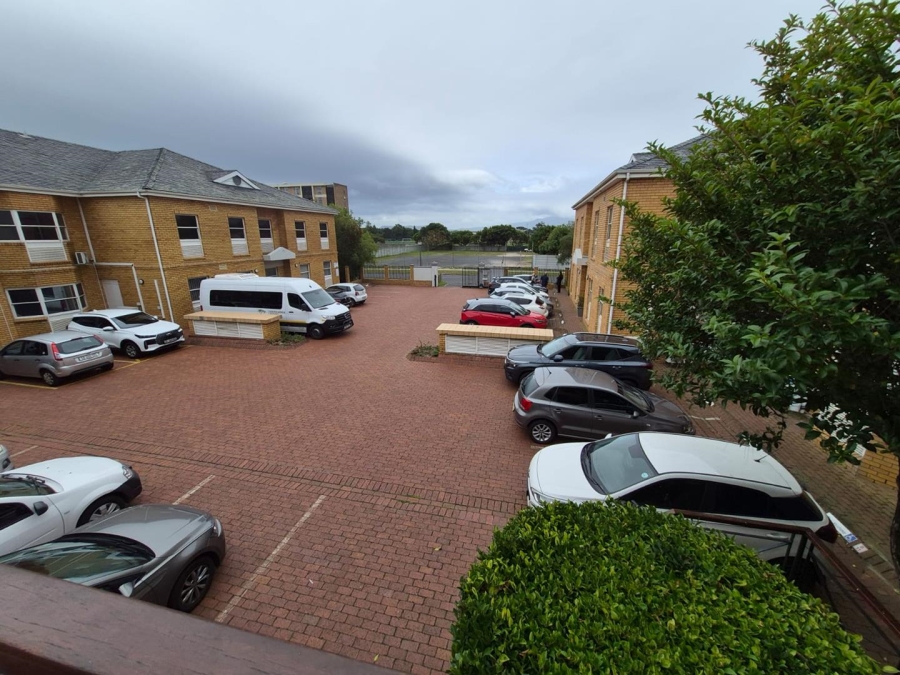 To Let Commercial Property for Rent in Pinelands Western Cape